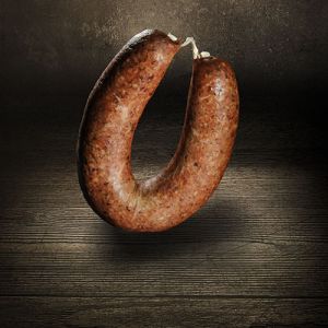 Der Ludwig Hausmacher Leberwurst 390g Hausgemachte Wurst aus eigener Handwerklicher Herstellung würzig und streichzart im Ring über Buchenholz kalt geräuchert und fein gewürzt ob auf dem Brot oder zu Pellkartoffeln einfach ein Gedicht Hausmacher Leberwurs