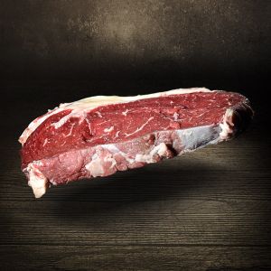 Rumpsteak Aqua Aged 300g vom Deutschen Simmentaler Rind vier Wochen in natürlichem Mineralwasser gereift butterzart ideal für die Zubereitung auf dem Grill oder in der Pfanne Aqua Aged Rumpsteak bei Der Ludwig kaufen