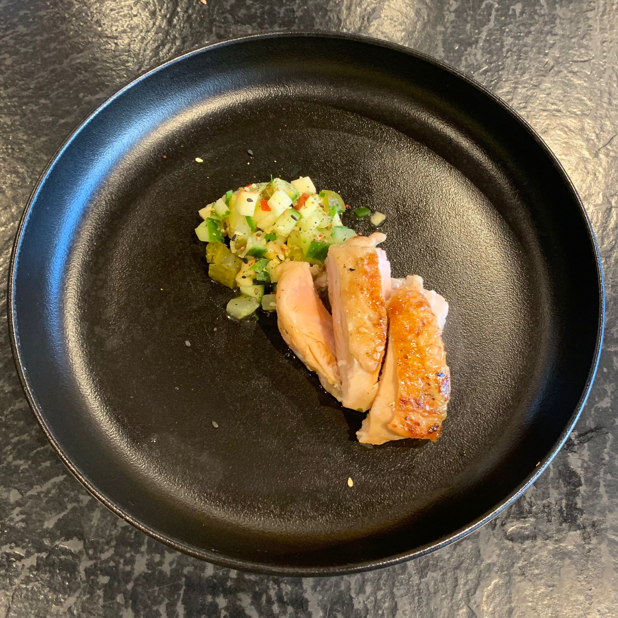 Pollo Fino mit Asiatischem Gurkensalat