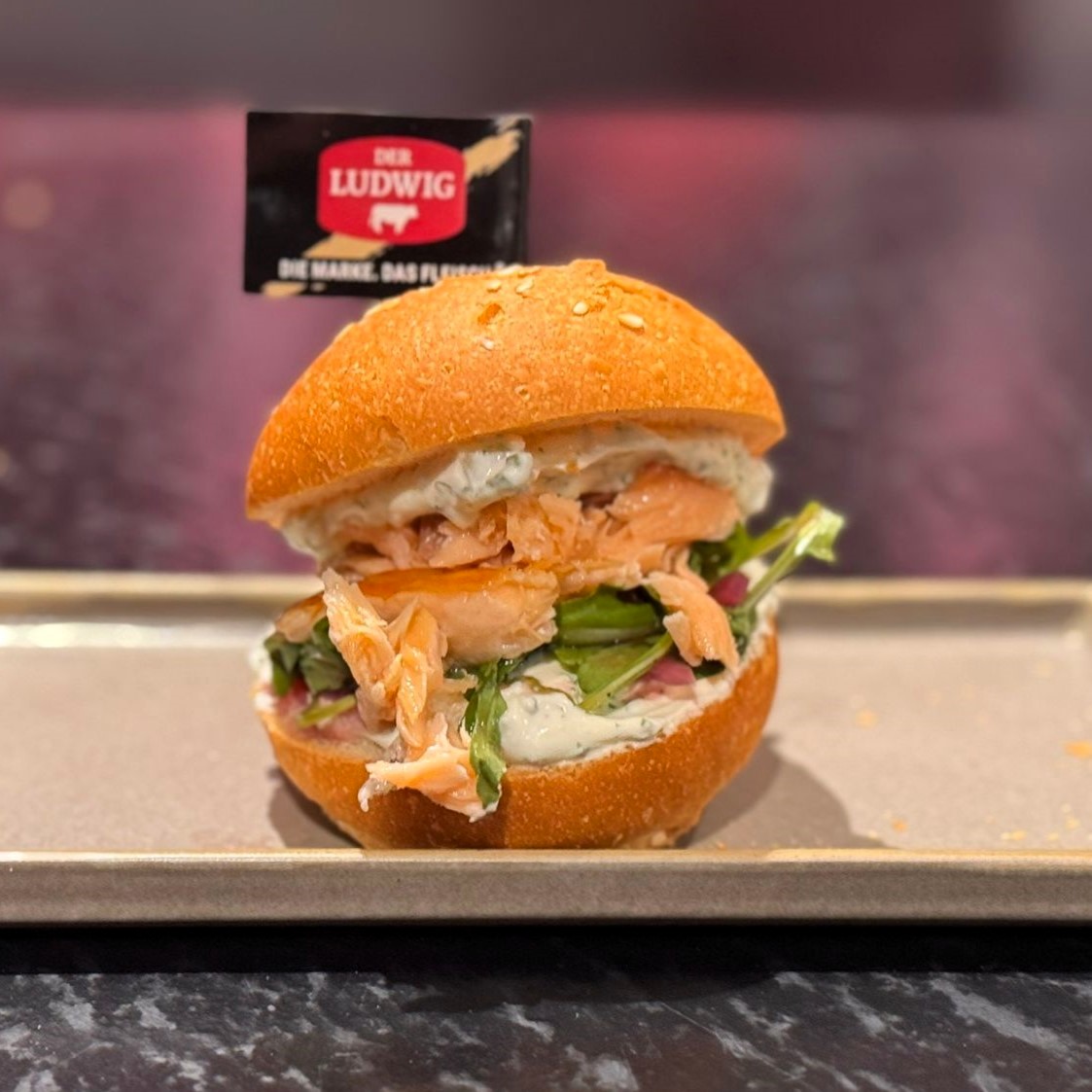 Flammlachs-Burger