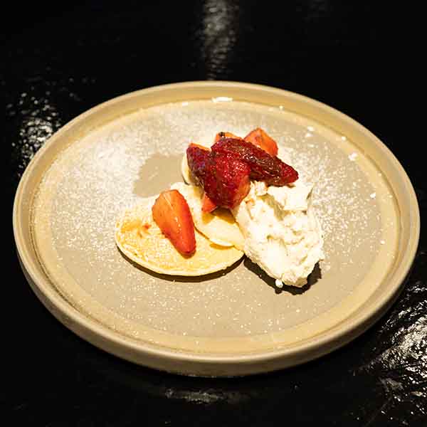 Pancakes mit Erdbeeren und Vanille