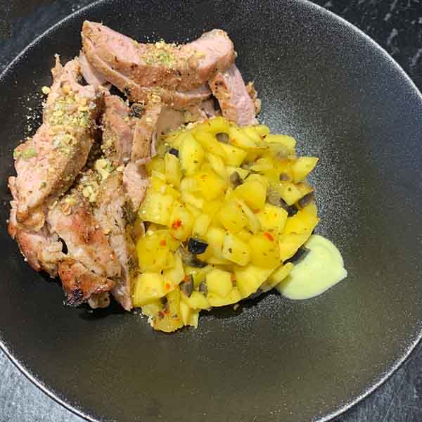 Kachelfleisch| Mango| Schwarze Oliven |
