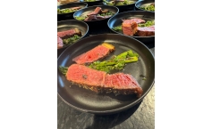 Rumpsteak | Grand Mu mit gegrilltem Spargel und Chimichurri 