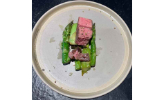 Dry Aged T-Bone mit Spargel aus dem Wok