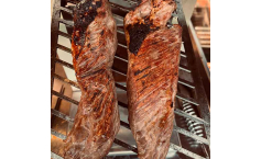 Zweierlei Onglet an Konfit von der Roten Zwiebel mit Ras el Hanout Kartoffeln