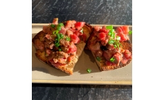 Beeftatar auf Röstbrot 