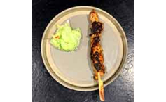 Thailändische Muu Ping Spieße mit Gurken Relish
