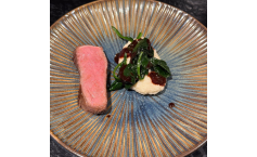 Ribeye vom Irischen Ochsen mit Selleriepüree, Spinat und Jus 