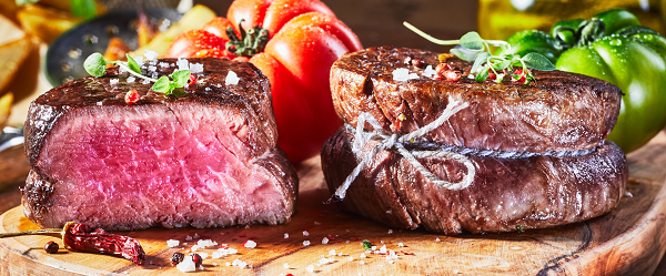 Rinderfilet-Medaillons an Zitronensösschen & Frühlingssalat