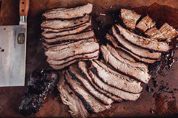 Eine als Brisket zubereitete Rinderbrust von DER LUDWIG