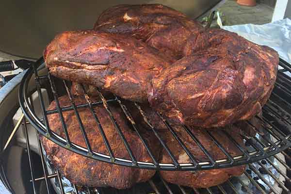 Pulled Pork auf dem Keramikgrill