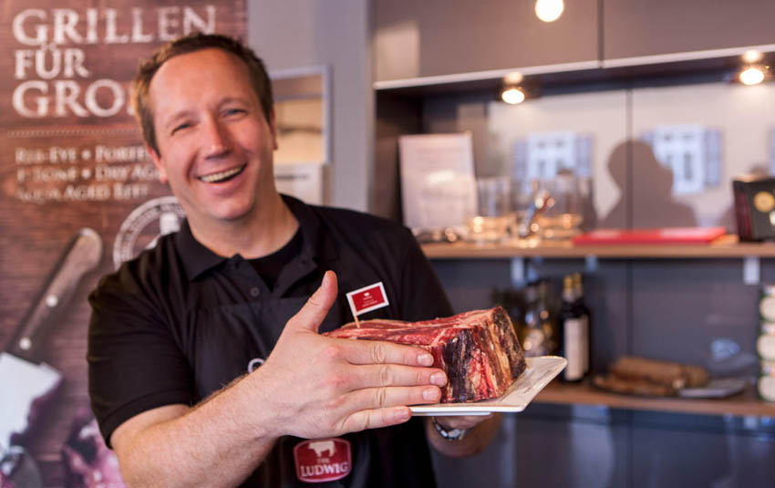 Metzgermeister und Dry Age Pionier Dirk Ludwig aus Schlüchtern mit einem Real Steak Mastercut