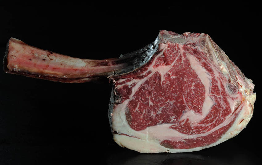 Real Steak Mastercut von Der Ludwig - Tomahawk Steak Dry Aged aus Ludwigs Carnothek